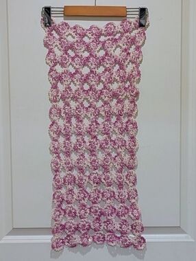 EUC Vintage Handmade Crocheted Lace Pink and White Table Runner